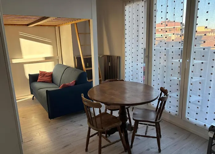 Con Ampio Terrazzo Apartment *