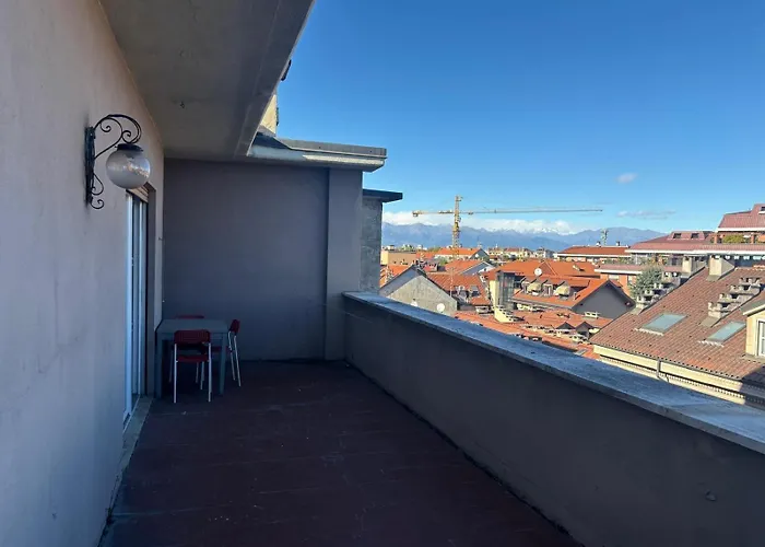 Con Ampio Terrazzo Turin